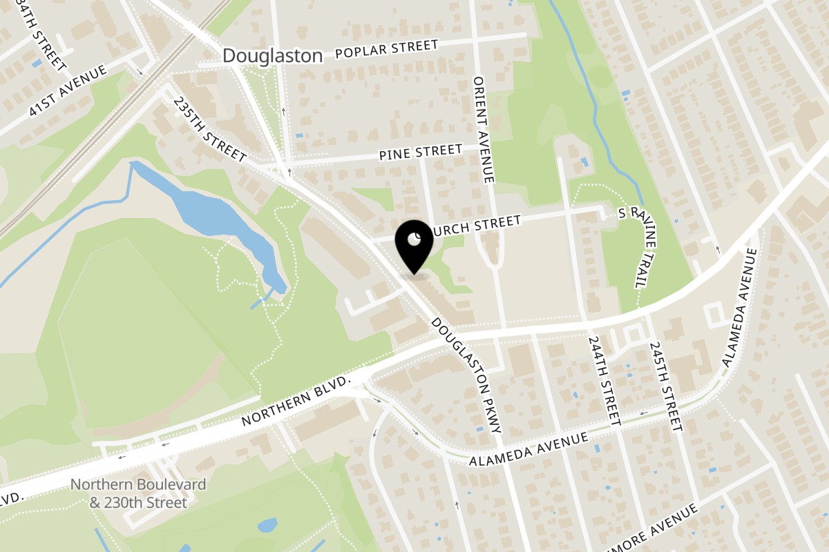 Map showing the location of Il Sapore Restaurant & Pizzeria on 44-17 Douglaston Pkwy in Douglaston